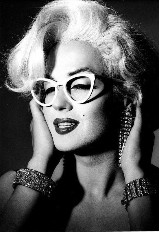 She is the most beautiful woman in the world ever Marilyn Monroe She is the most beautiful woman in the world ever Marilyn Monroe