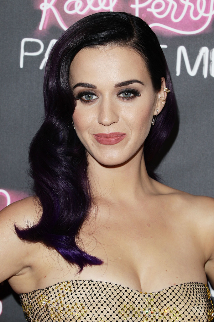 HAIRSTYLES THAT EVERY WOMAN SHOULD TRY HAIRSTYLES THAT EVERY WOMAN SHOULD TRY