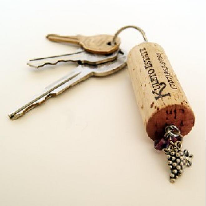 DIY: 37 CREATIVE IDEAS HOW TO USE WINE CORK