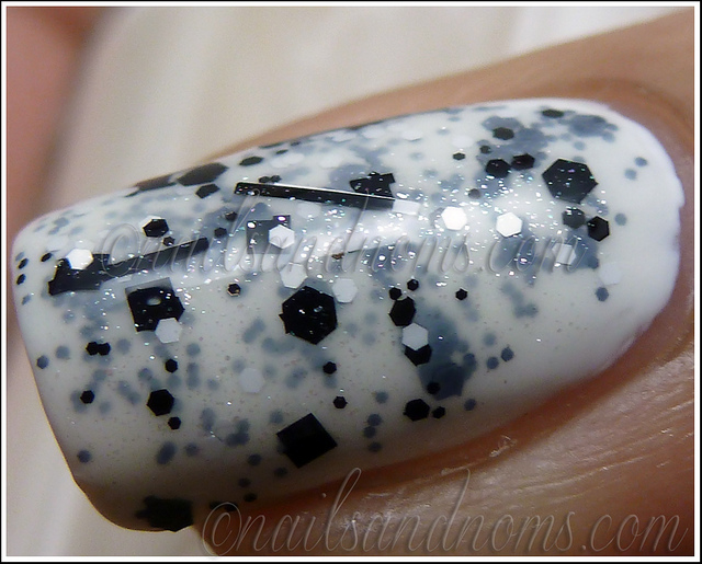 26 Black And White Manicure Ideas 26 Black And White Manicure Ideas