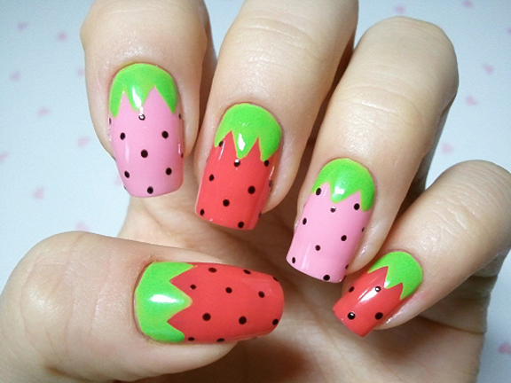 fruit-nail-art-strawberry.jpg (576×432)
