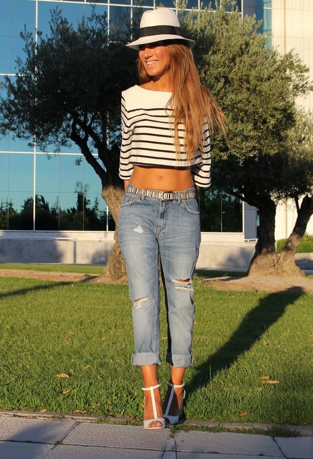 22 Beautiful Girls in Their Favorite Crop Tops