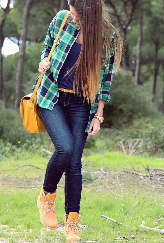 Plaid Remains The New Black:Trendy For This Fall