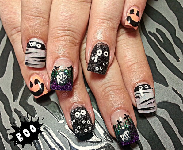 38 Inspirational Halloween Nails 