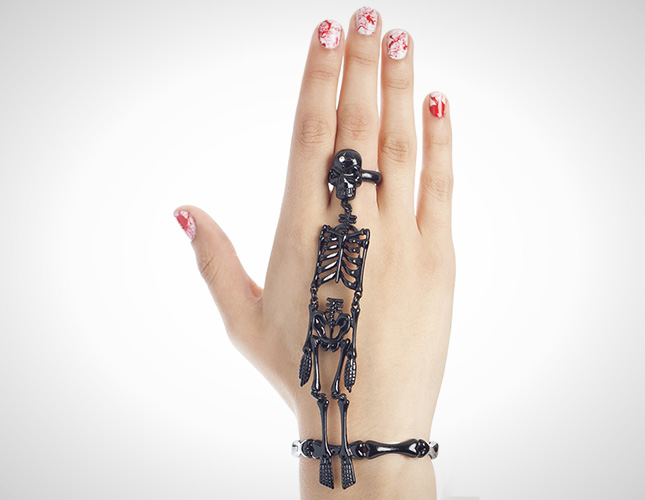 38 Inspirational Halloween Nails 