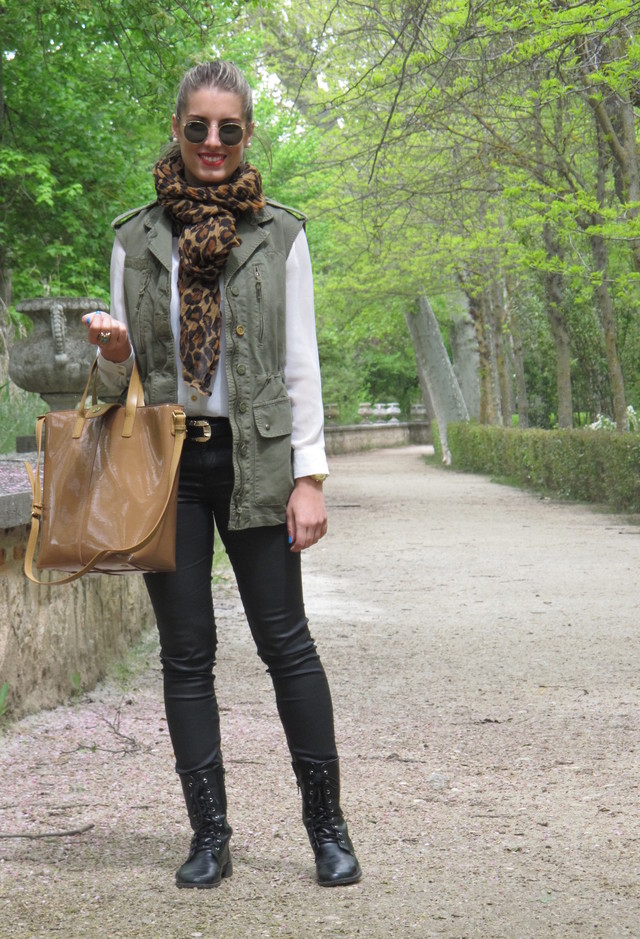 Keep Warm And Stylish With These Trendy Scarves Keep Warm And Stylish With These Trendy Scarves