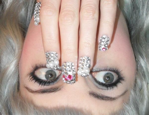 15 sparkling nail ideas and how to remove glitter nail polish 15 Sparkling Nail Ideas And How To Remove Glitter Nail Polish