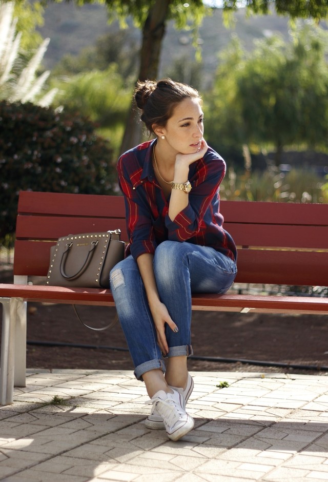 Fashionable Combinations With Ripped Jeans
