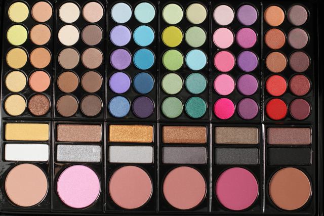 3 Types Of Amazing Makeup Palettes That You Should Have