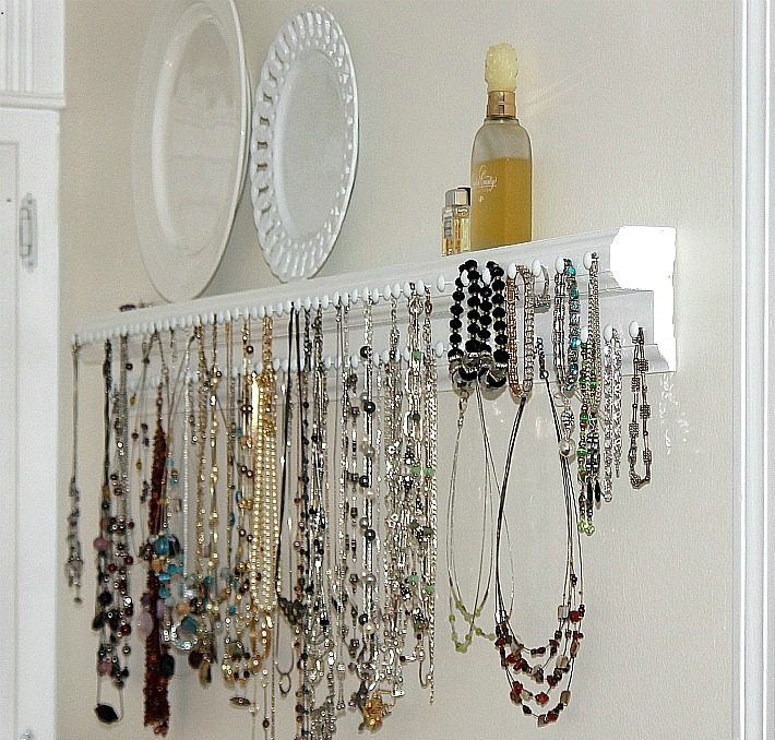 17 Outstanding Ways To Keep Your Necklaces Organized