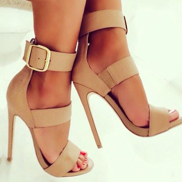 8ocmhg-l-610x610-nude-nude+high+heels-nail+polish-red-gold-wedges-platform+shoes-heels-high+heels-shoes-summer+outfits-streetwear-streetstyle-cute-hot-fashion-style-classy-steve+madden-sandals-beig