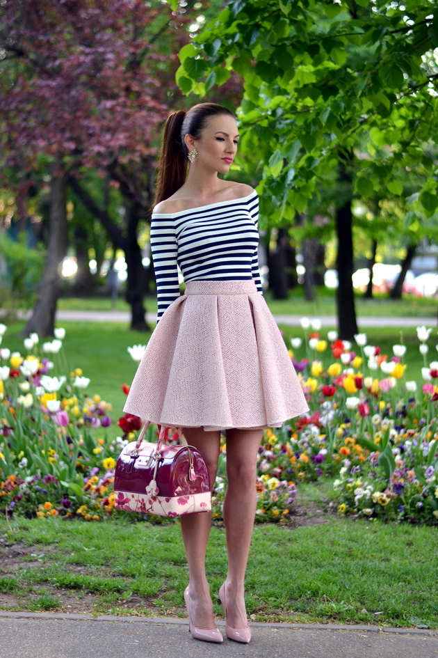 Gorgeous Blouse with Stripes and Flared Skirt