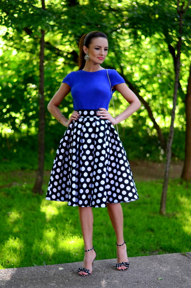 Gorgeous Dotted Skirt and Blue T-Shirt 