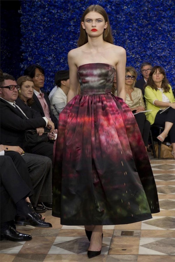 Paris-Haute-Couture-Dior-Autumn-Winter-2012-2013-Collection-29-600x899