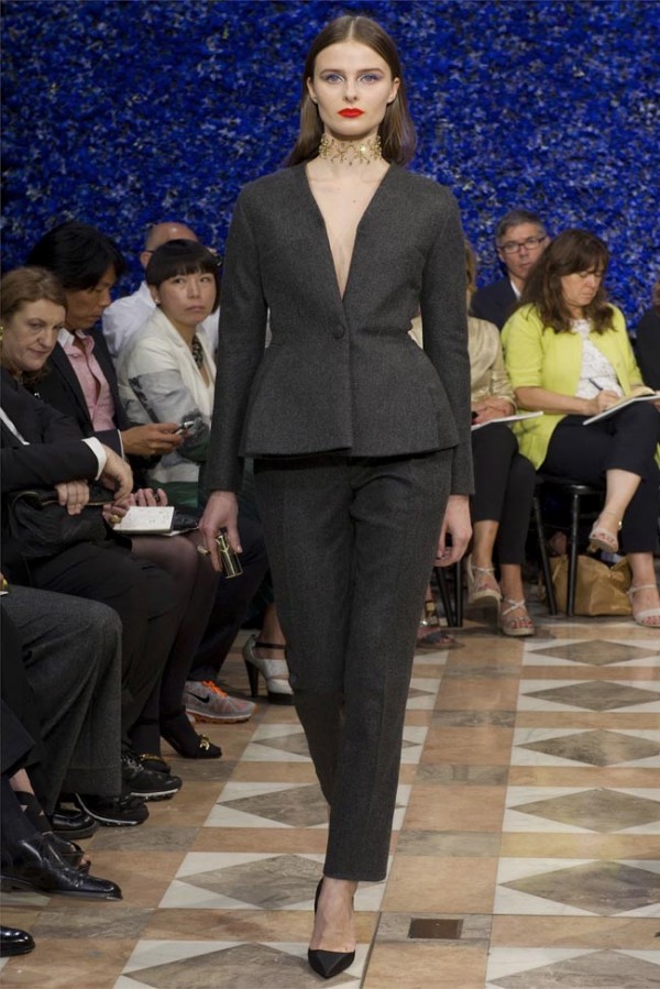 Paris-Haute-Couture-Dior-Autumn-Winter-2012-2013-Collection-34-600x899