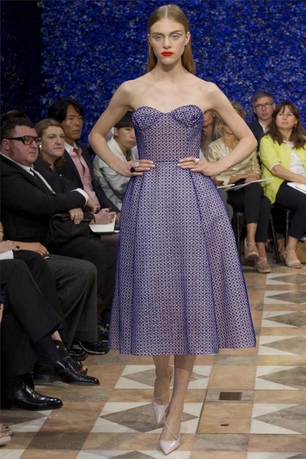 Paris-Haute-Couture-Dior-Autumn-Winter-2012-2013-Collection-40-600x899