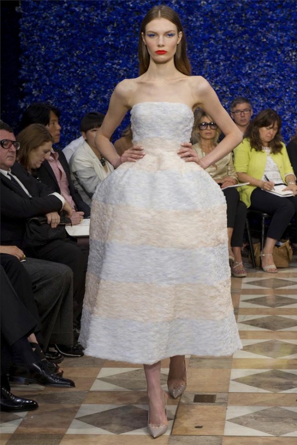 Paris-Haute-Couture-Dior-Autumn-Winter-2012-2013-Collection-42-600x899