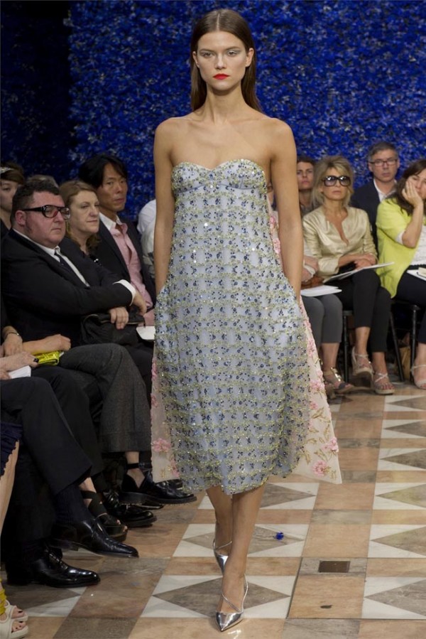 Paris-Haute-Couture-Dior-Autumn-Winter-2012-2013-Collection-48-600x899