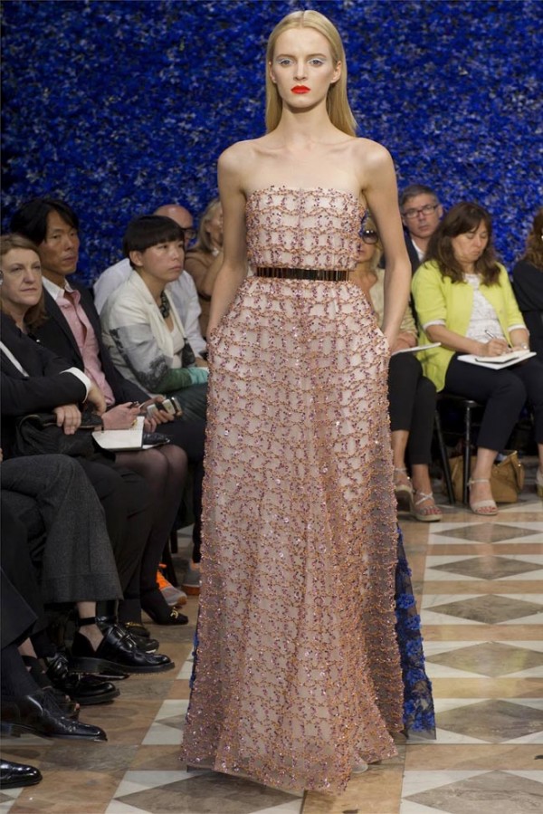 Paris-Haute-Couture-Dior-Autumn-Winter-2012-2013-Collection-49-600x899