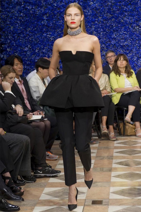 Paris-Haute-Couture-Dior-Autumn-Winter-2012-2013-Collection-5-600x899