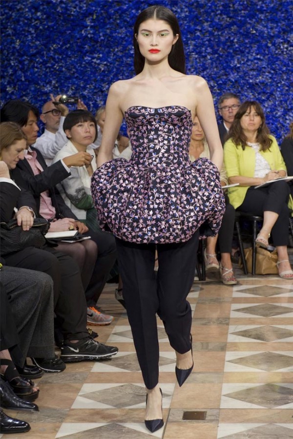 Paris-Haute-Couture-Dior-Autumn-Winter-2012-2013-Collection-8-600x899