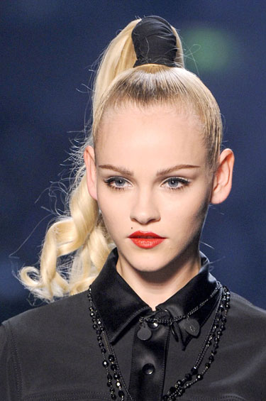 hbz-makeup-trend-ss13-red-lips-Gaultier-lgn