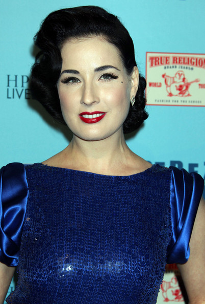 Dita Von Teese (19)