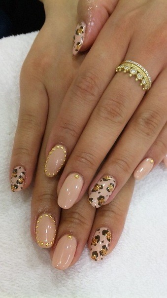 nails with gold (15)