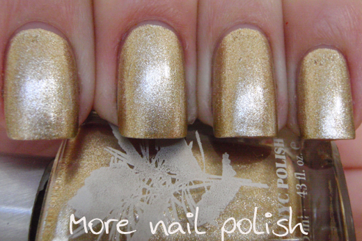 nails with gold (16)