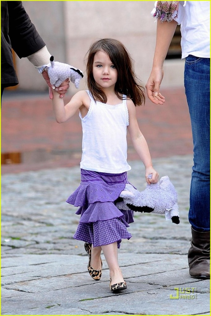 **RESTRICTIONS APPLY** Suri Cruise walks with Mom Katie Holmes and her Grandmother Kathleen while out and about in Quincy Market