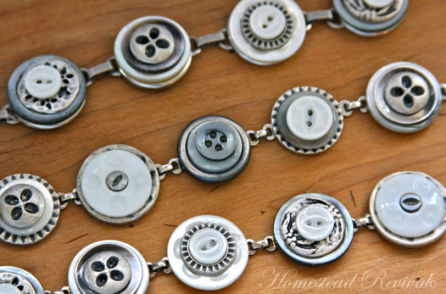 Accessories With Old Buttons (4)