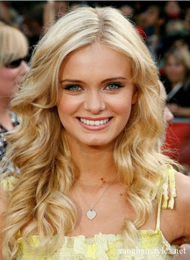 BLONDE HAIRSTYLE (1)