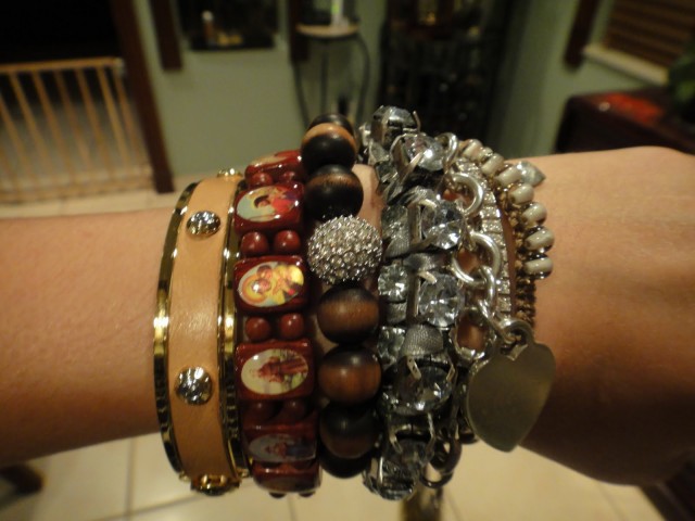 Bracelets (16)