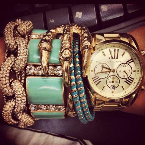 Bracelets (9)