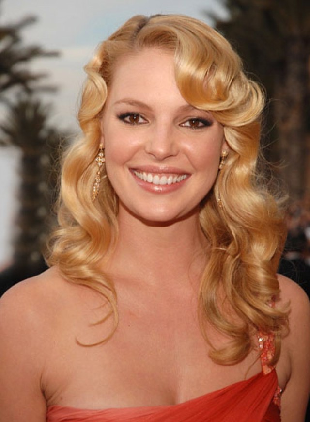 Hollywood curly hairstyle (5)