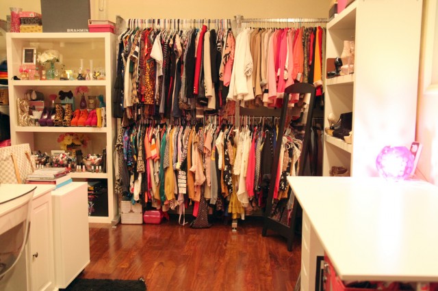 Perfect Idea How To Arrange Your Room With Clothes (1)