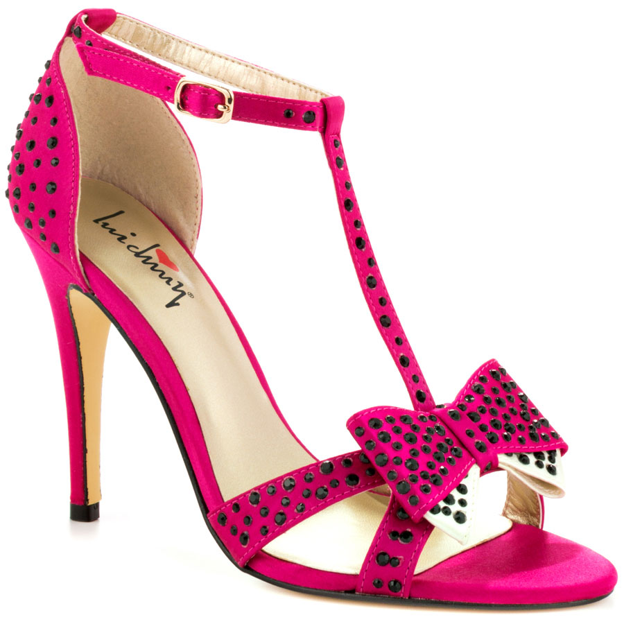 8 Gorgeous Shoes That Every Woman Should Have