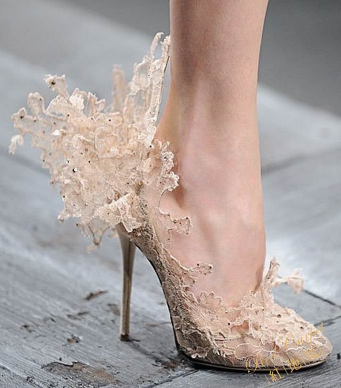 Valentino Spring 2010 Philip Treacy Lace Heels (2)