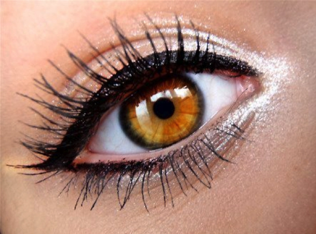 how-to-use-liquid-eyeliner