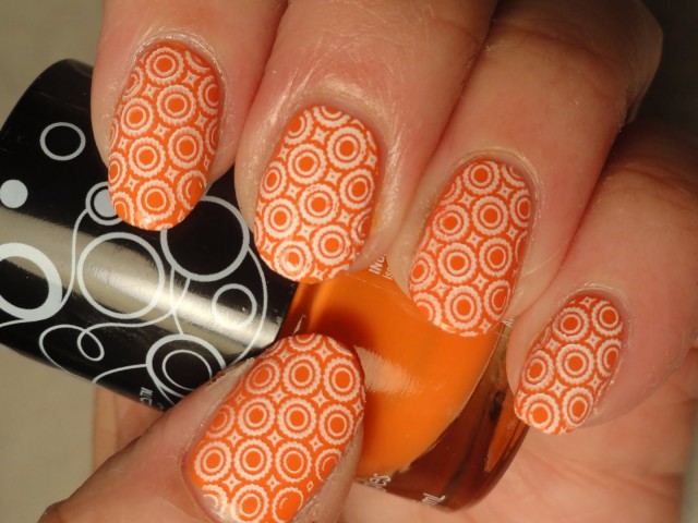 Amazing Retro Nails Design (21)