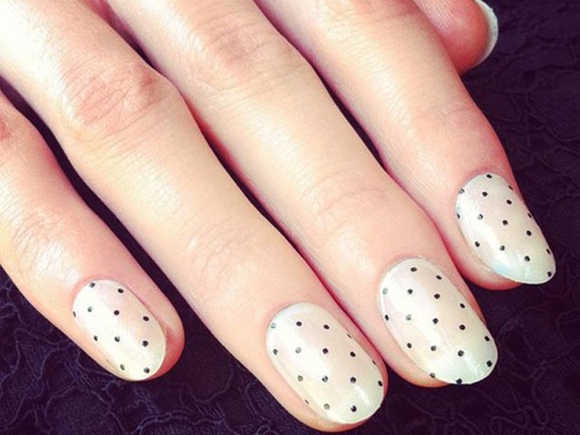 Amazing Retro Nails Design (38)