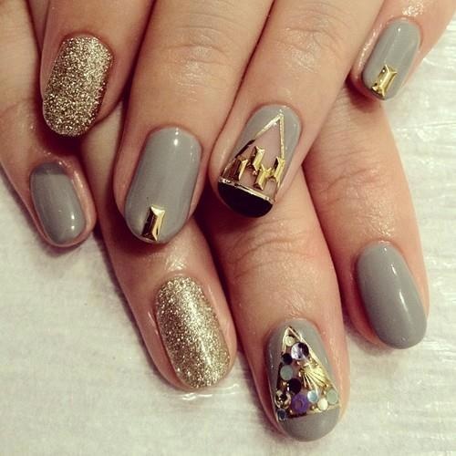 Nails With Golden Designs (19)