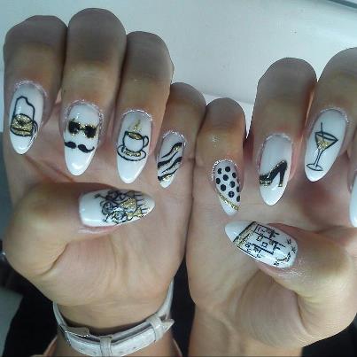 Nails With Golden Designs (2)