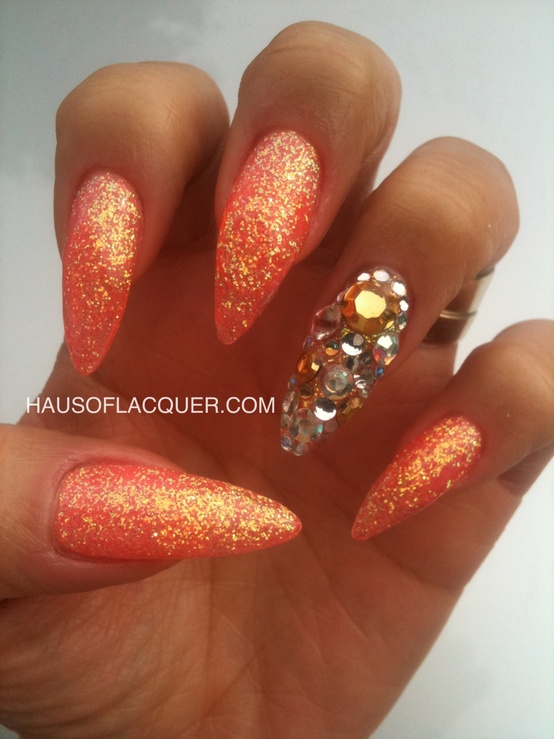 Nails With Golden Designs (23)