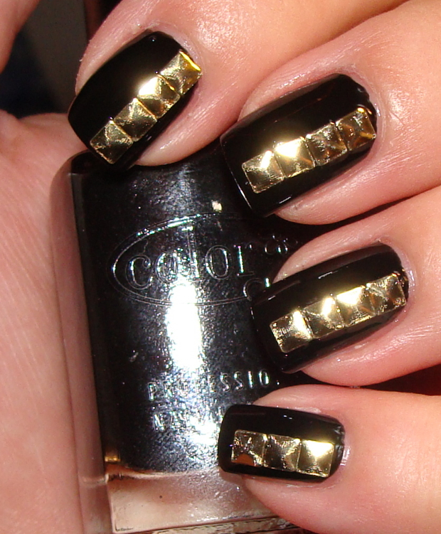 Nails With Golden Designs (29)