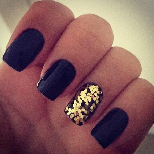 Nails With Golden Designs (9)