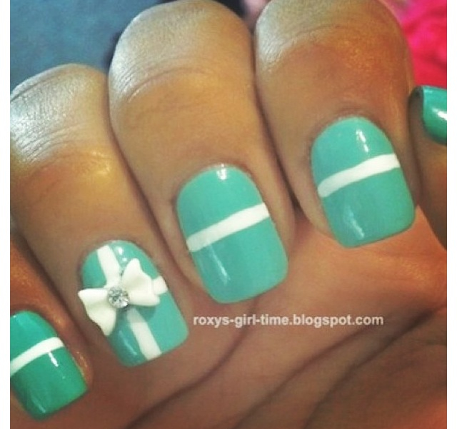 24 Beautiful Nails with bows