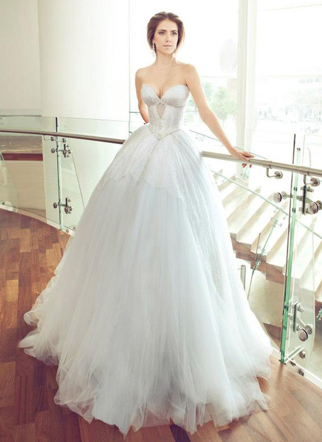 31 Gorgeous Wedding Dresses For Your Dream Wedding Night