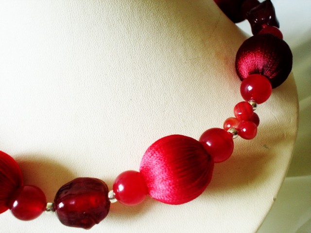 01red necklace set