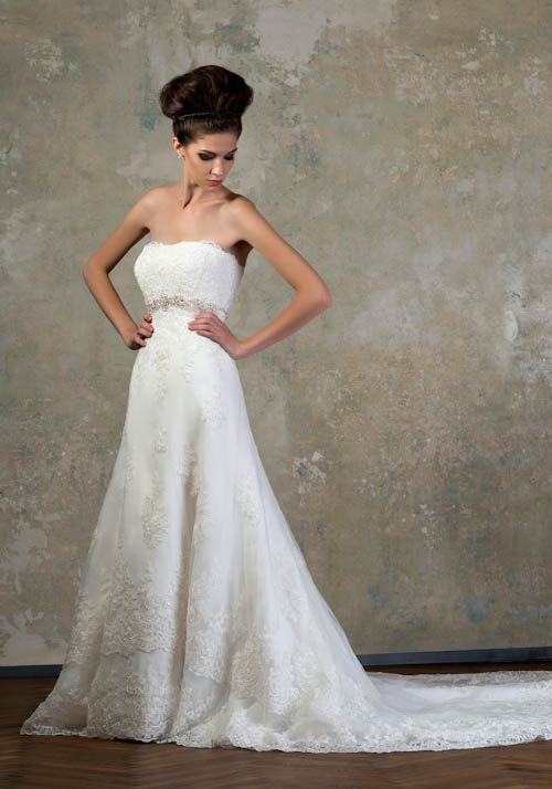 Wedding Dresses Called LOVE STORY by BIEN SAVVY 2013  (23)